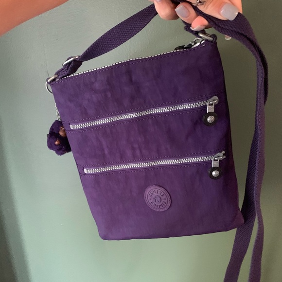 discontinued kipling bags